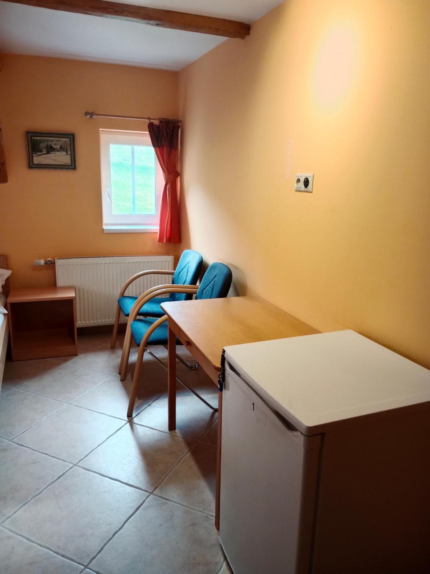 Penzion Topas Pec pod Sněžkou Exterior foto